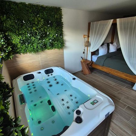 Le Cocoon - Jacuzzi, Sauna Et Piscine Privee Carpentras Luaran gambar